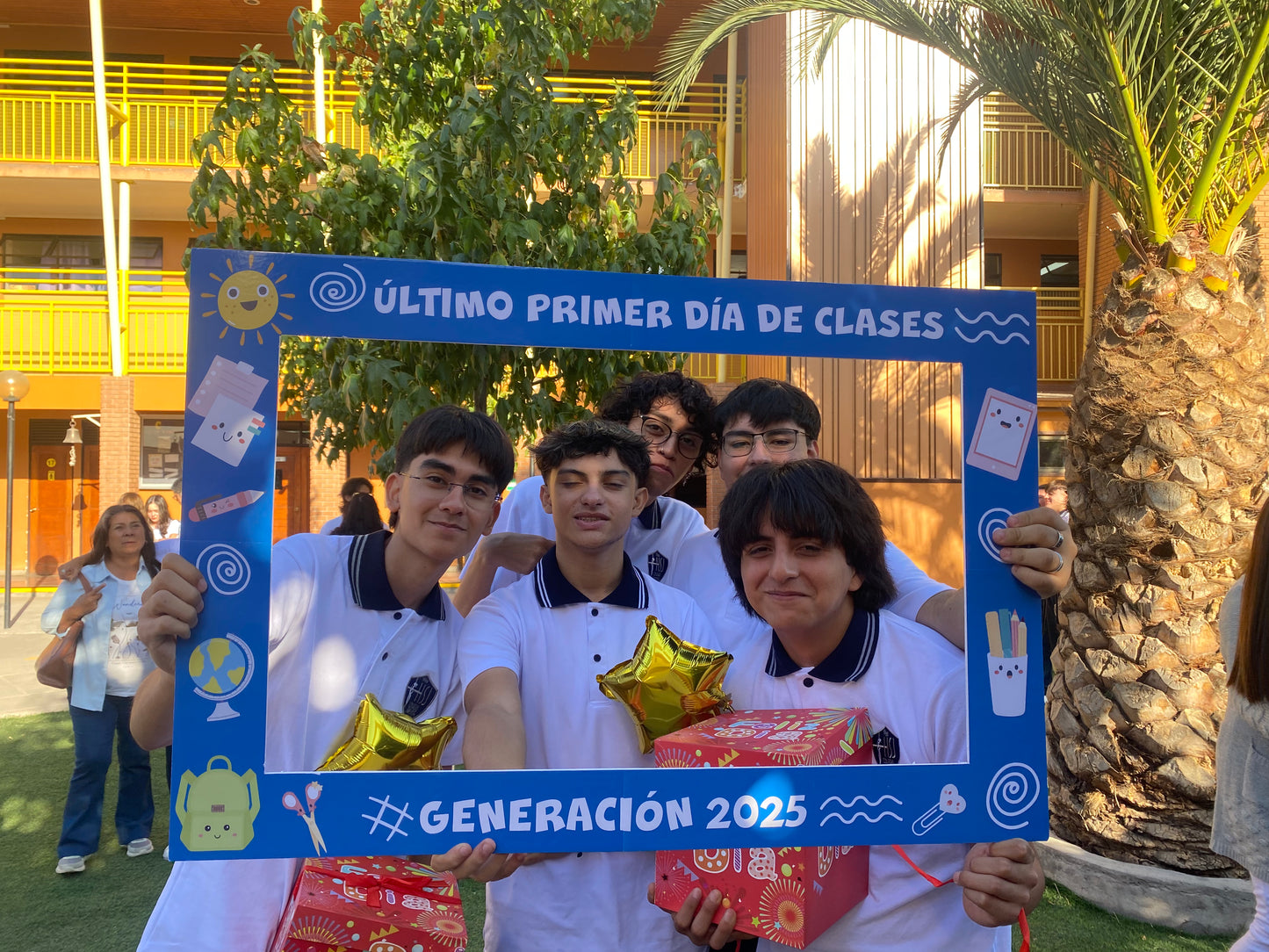 Marco Selfie Último Primer Día de Clases 4to medio 2026